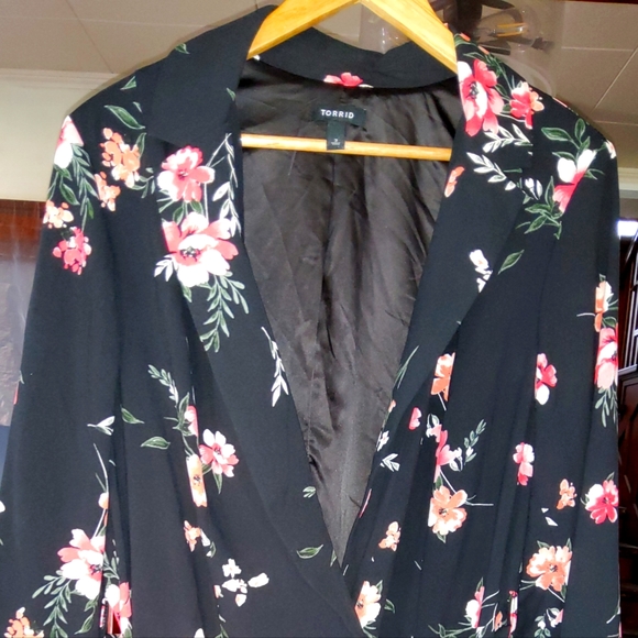 torrid Jackets & Blazers - Torrid long line blazer/jacket. Size 3X